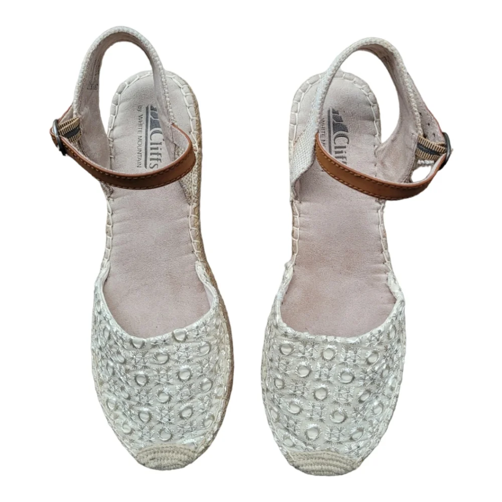 Cliff by White Mountain EspadrillesSize: 9 |Pre-Owned In Excellent Condition.